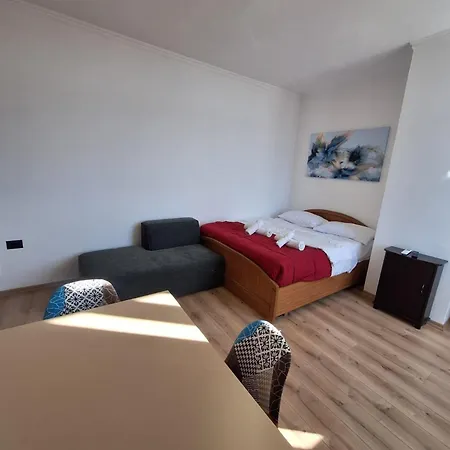Bliri Zogu I Zi Apartment